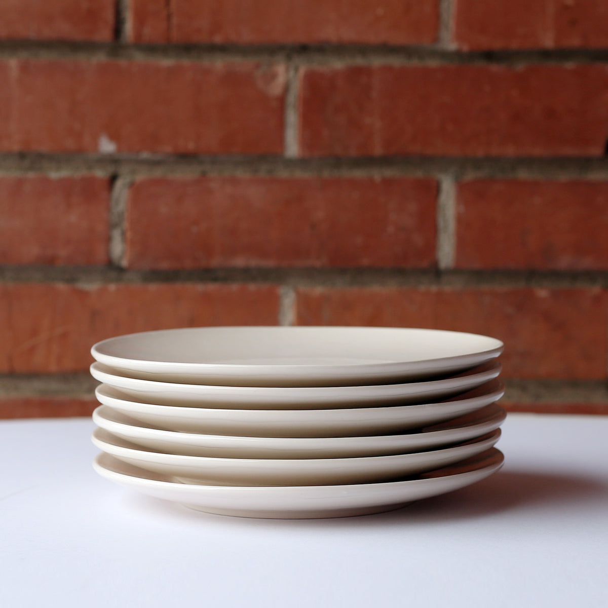 8" Kitty Cat Plate by Denise Yaghmourian