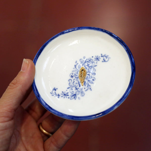 Vulva Dish by Annette Provenzo